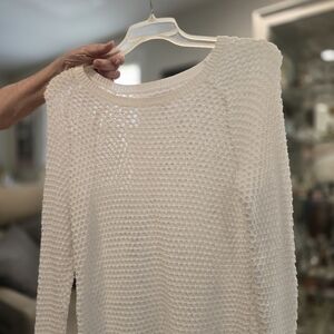 Light weight sweater